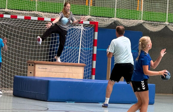 50 Stunden, 130 Handballer und zehn Spiele: TVE Röcke beim Trainingscamp an der Lahn