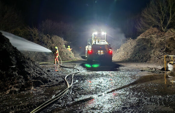 Kompostbrand sorgt für Feuerwehreinsatz auf dem AWS-Gelände in Pohle