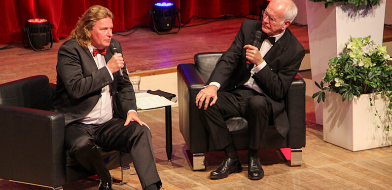 „Wagner zu dritt mit Harald Schmidt“ entführte hinter die Kulissen von Wagners großen Opernzyklus