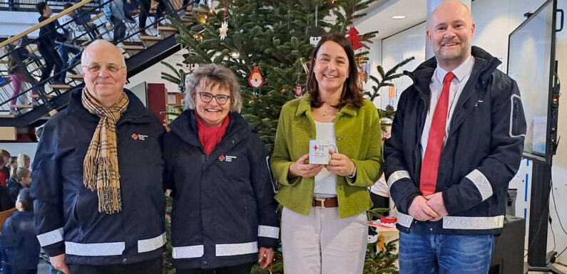 Kinder-Weihnachtsaktion des DRK Ortsvereins Bückeburg an der Grundschule Im Petzer Feld