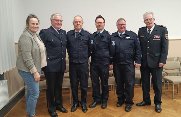 Führungskräfte der frisch fusionierten Feuerwehr Krainhagen-Röhrkasten ernannt