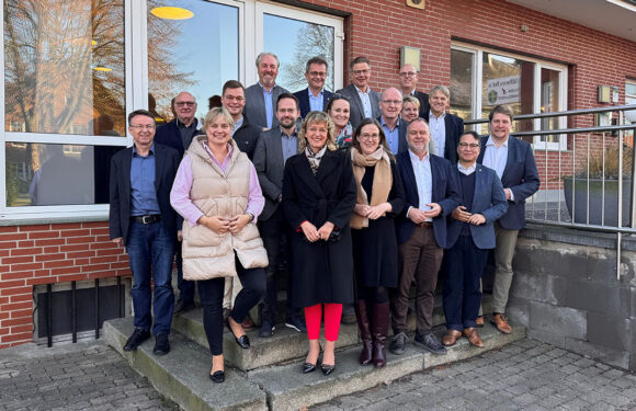 Traditioneller Jahresausklang: Marja-Liisa Völlers lädt kommunale Verwaltungsspitzen zum Frühstücksaustausch ein