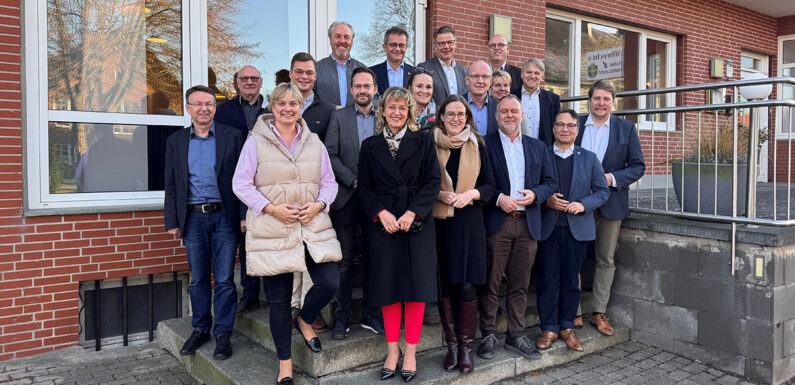 Traditioneller Jahresausklang: Marja-Liisa Völlers lädt kommunale Verwaltungsspitzen zum Frühstücksaustausch ein