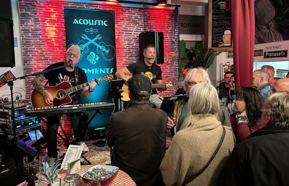 „Acoustic Moments“ live im Mikrofon-Varieté in Obernkirchen