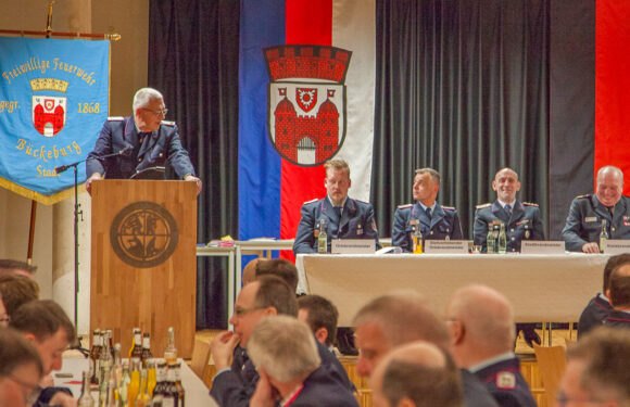 Gewalt gegen Einsatzkräfte, hohe Einsatzbelastung und starke Nachwuchsarbeit: Feuerwehr Bückeburg-Stadt zieht Bilanz